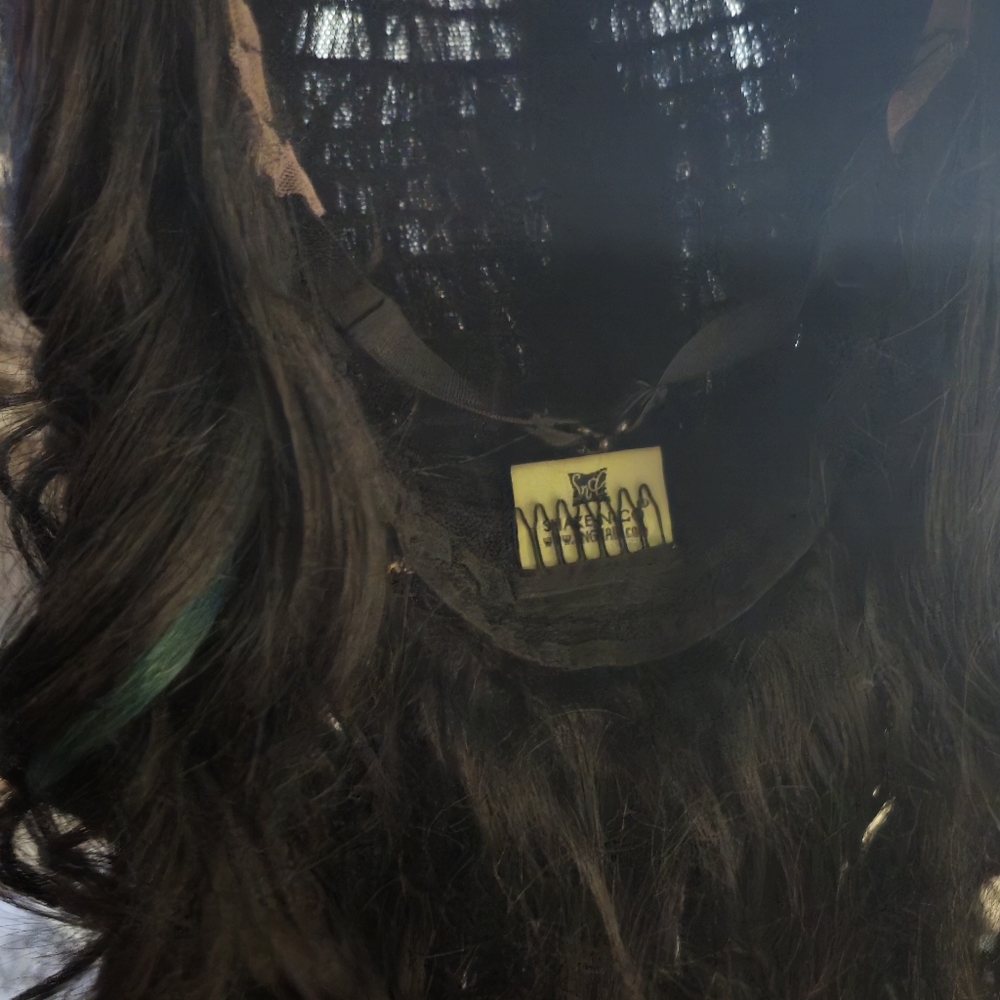 Long wig - Picture 3 of 3